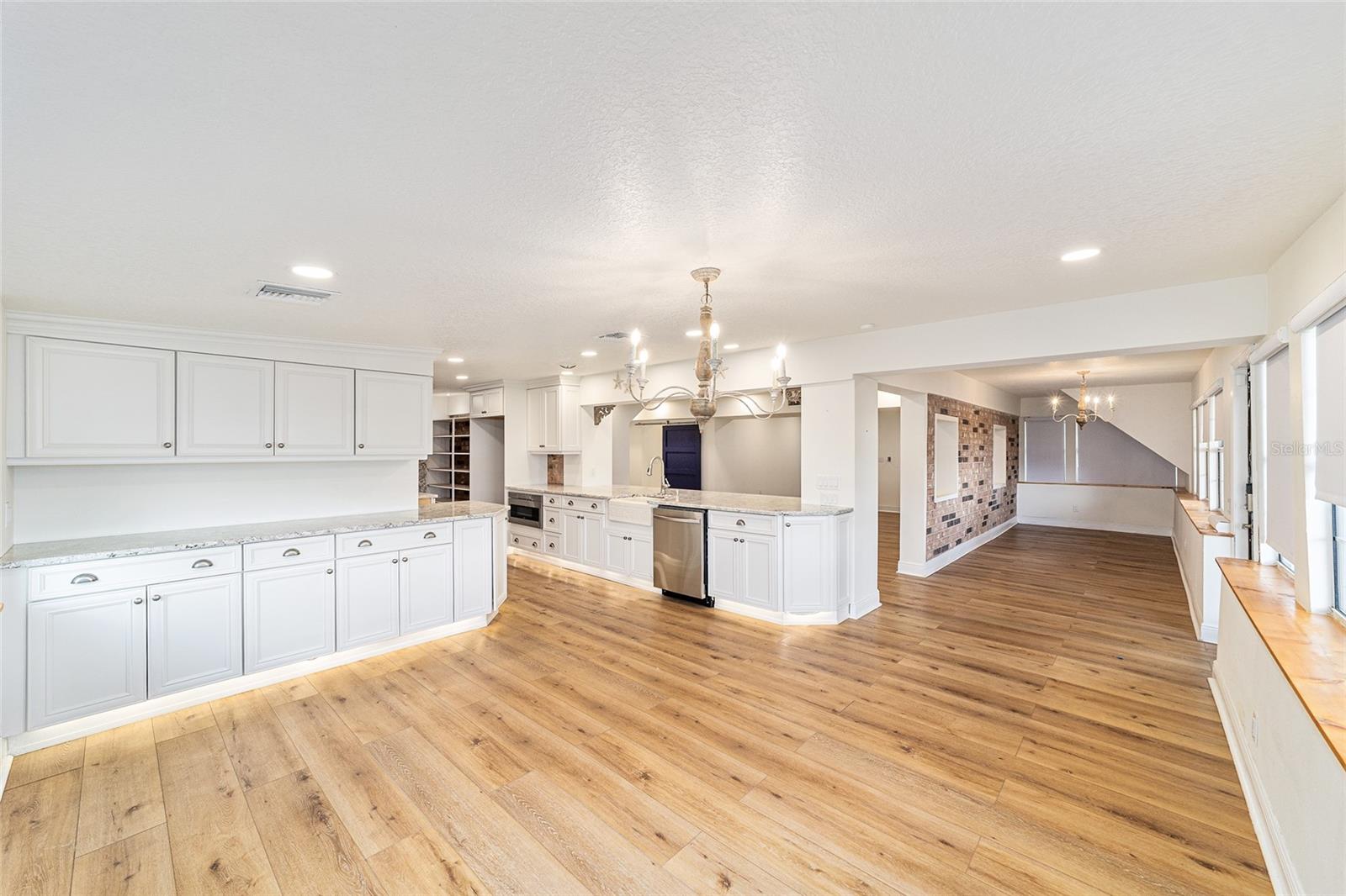 Listing photo id 11 for 10399 218th Lane Road