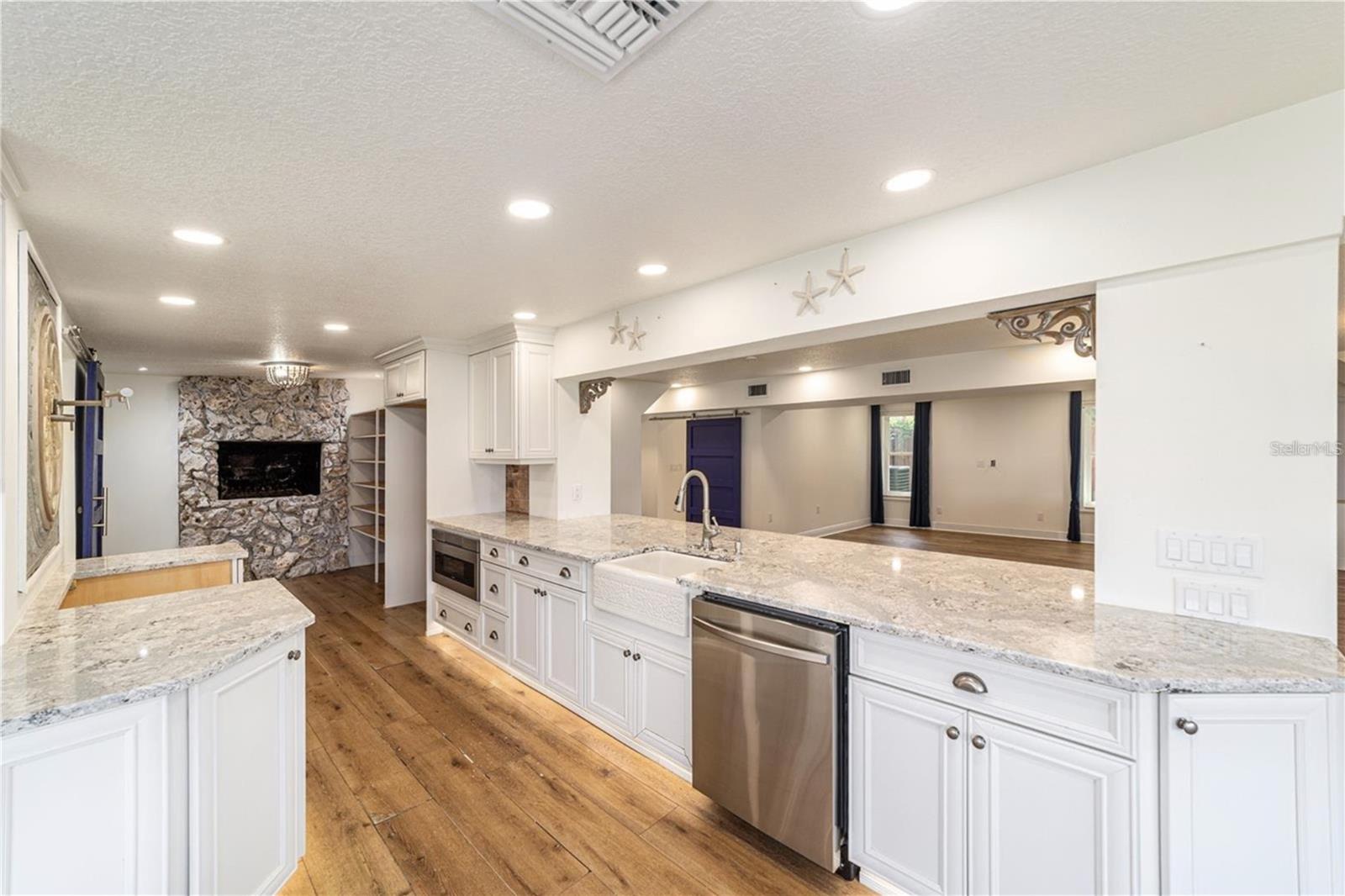 Listing photo id 15 for 10399 218th Lane Road