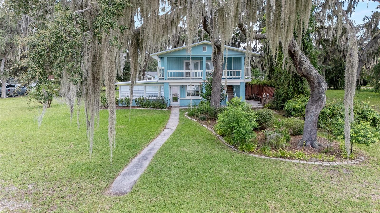 Listing photo id 0 for 10399 218th Lane Road