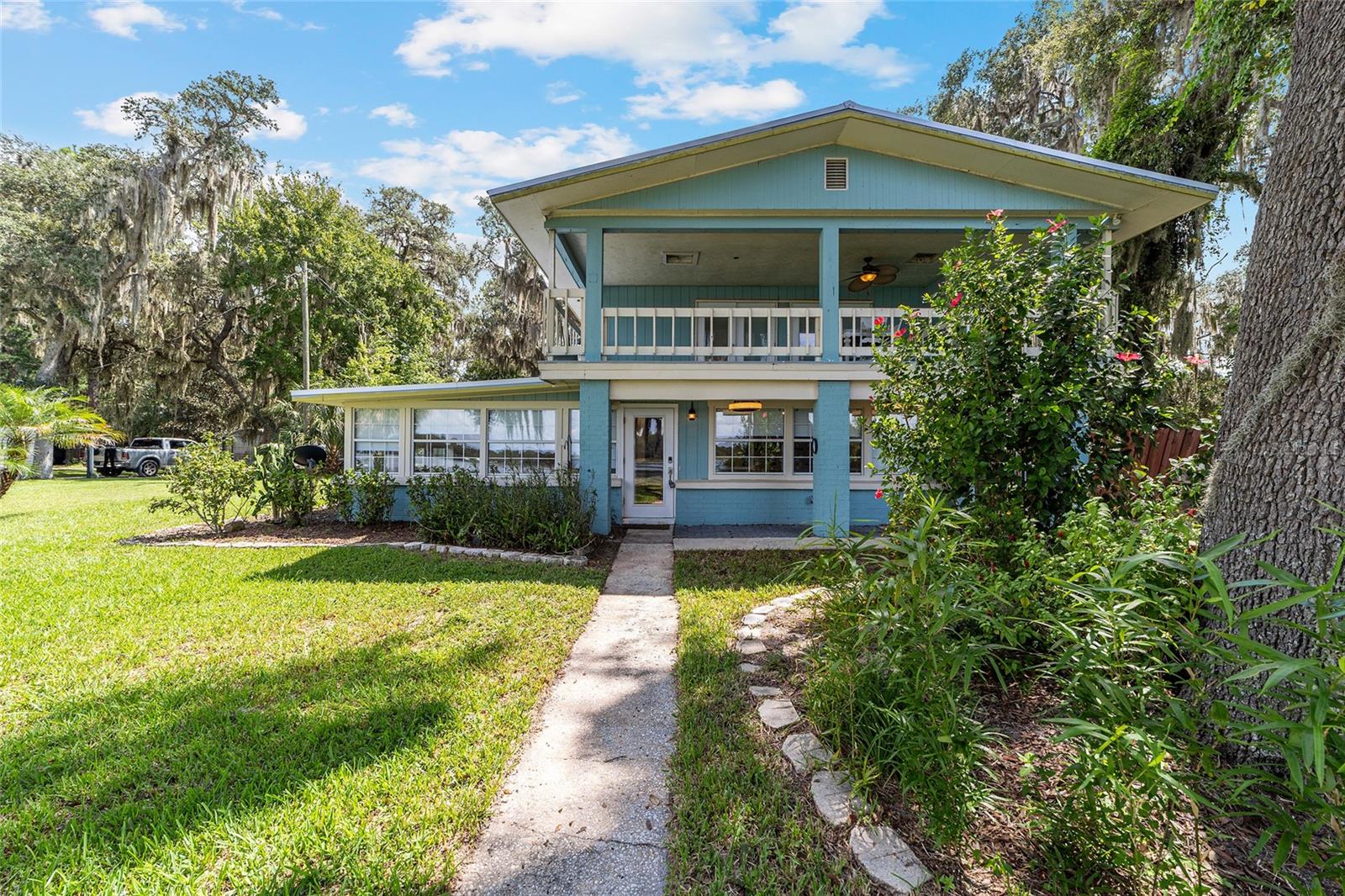 Listing photo id 2 for 10399 218th Lane Road