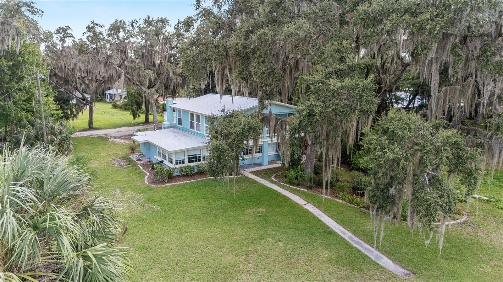 Listing photo id 64 for 10399 218th Lane Road