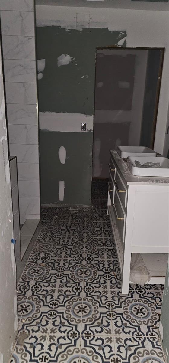 Image 4 of 8 For 811 40th Avenue Ne