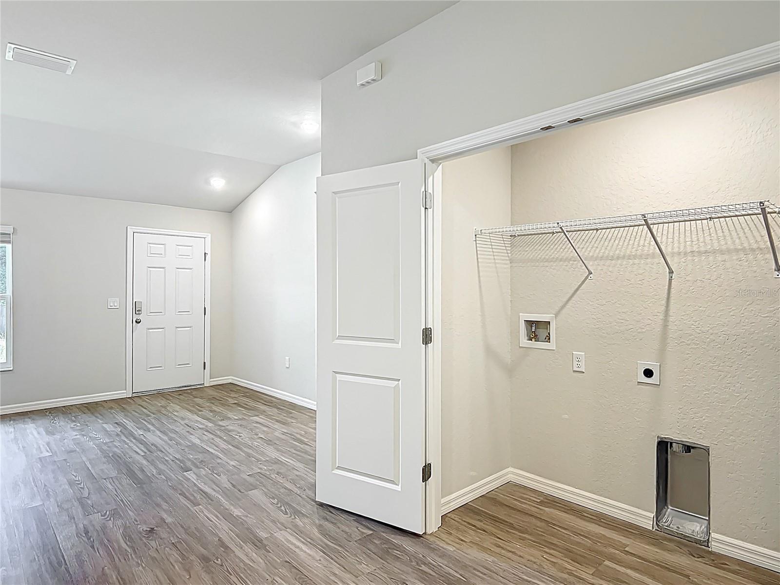 Image 17 of 27 For 3990 Walker Street