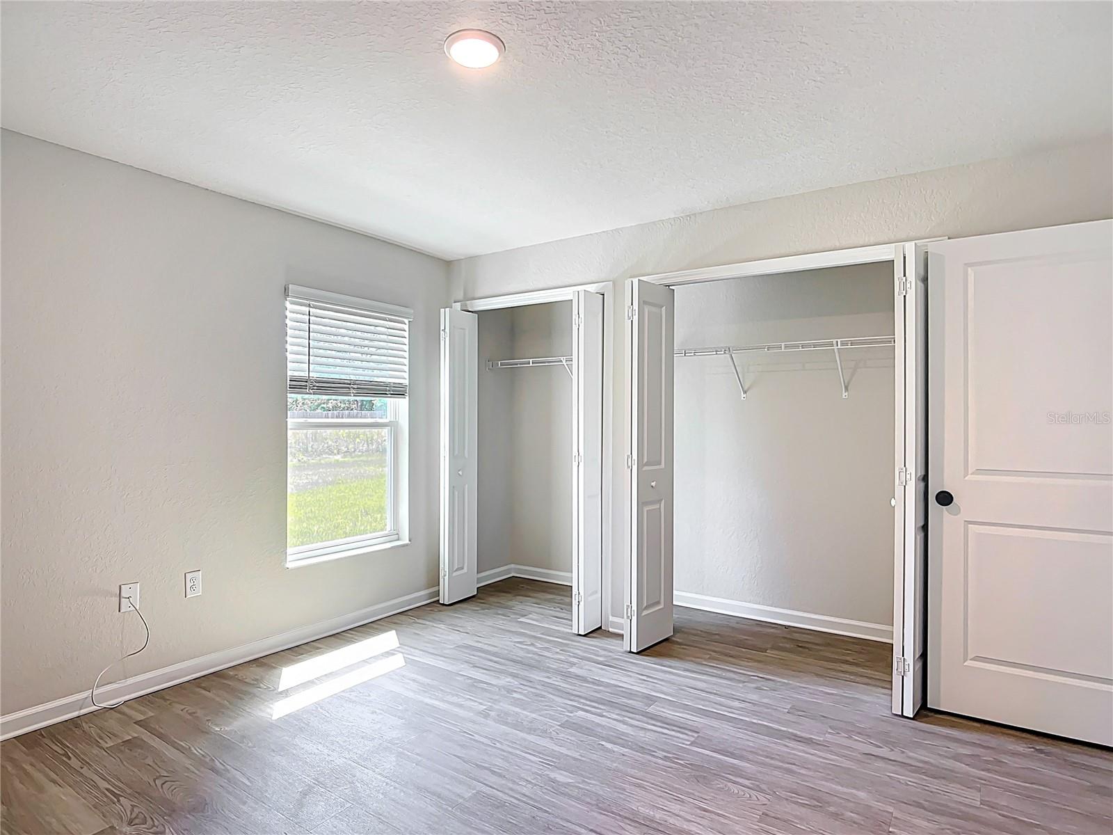 Listing photo id 20 for 9195 Peachtree Way