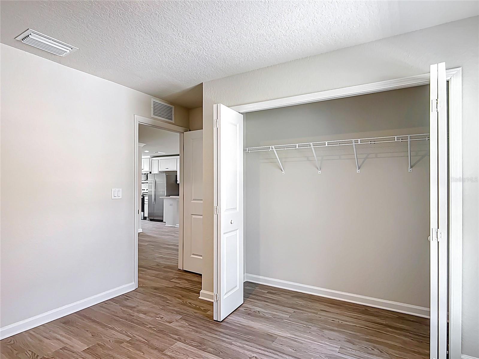 Listing photo id 24 for 9195 Peachtree Way