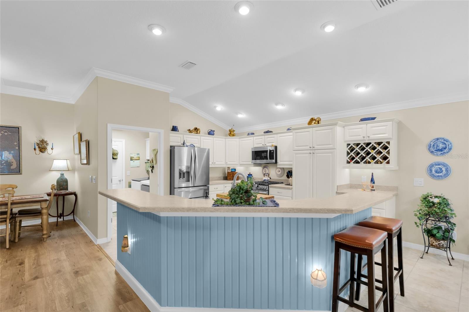 Listing photo id 9 for 491 Harlow Lane