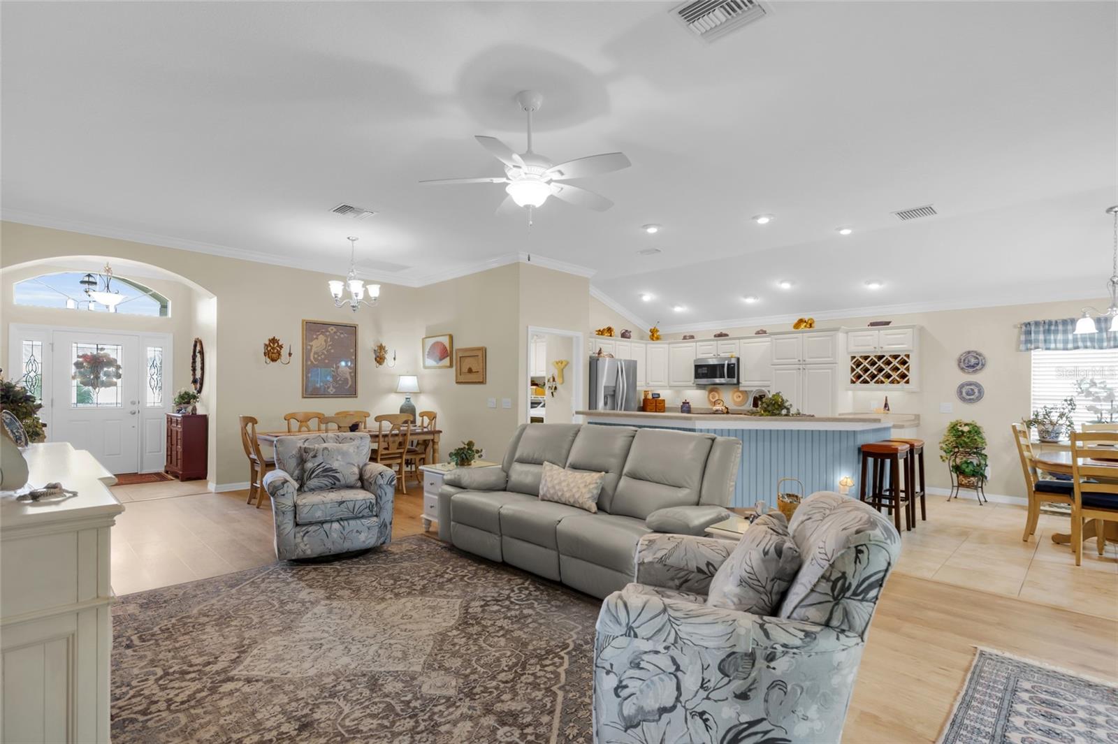 Listing photo id 7 for 491 Harlow Lane