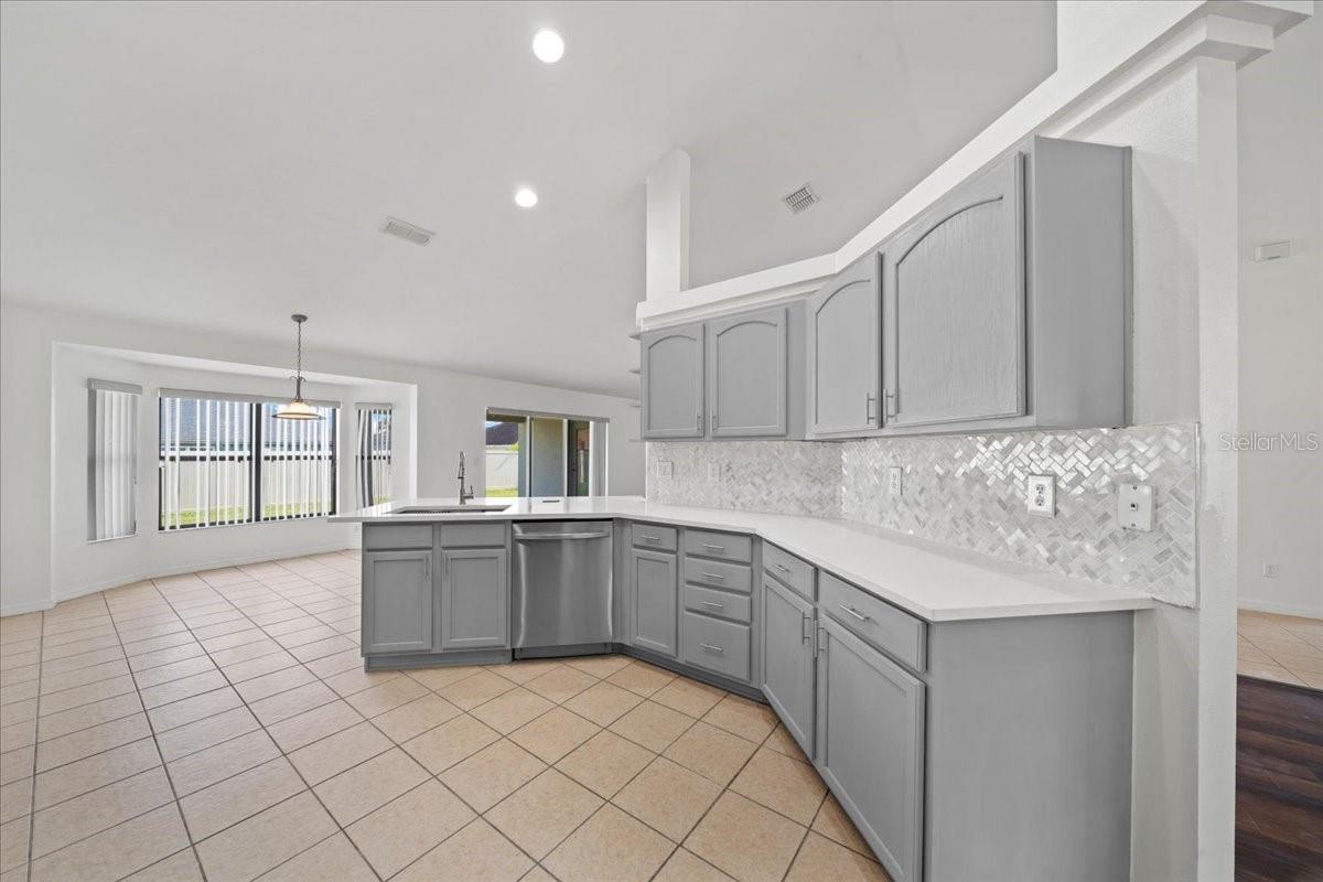 Image 16 of 77 For 5659 89th Place