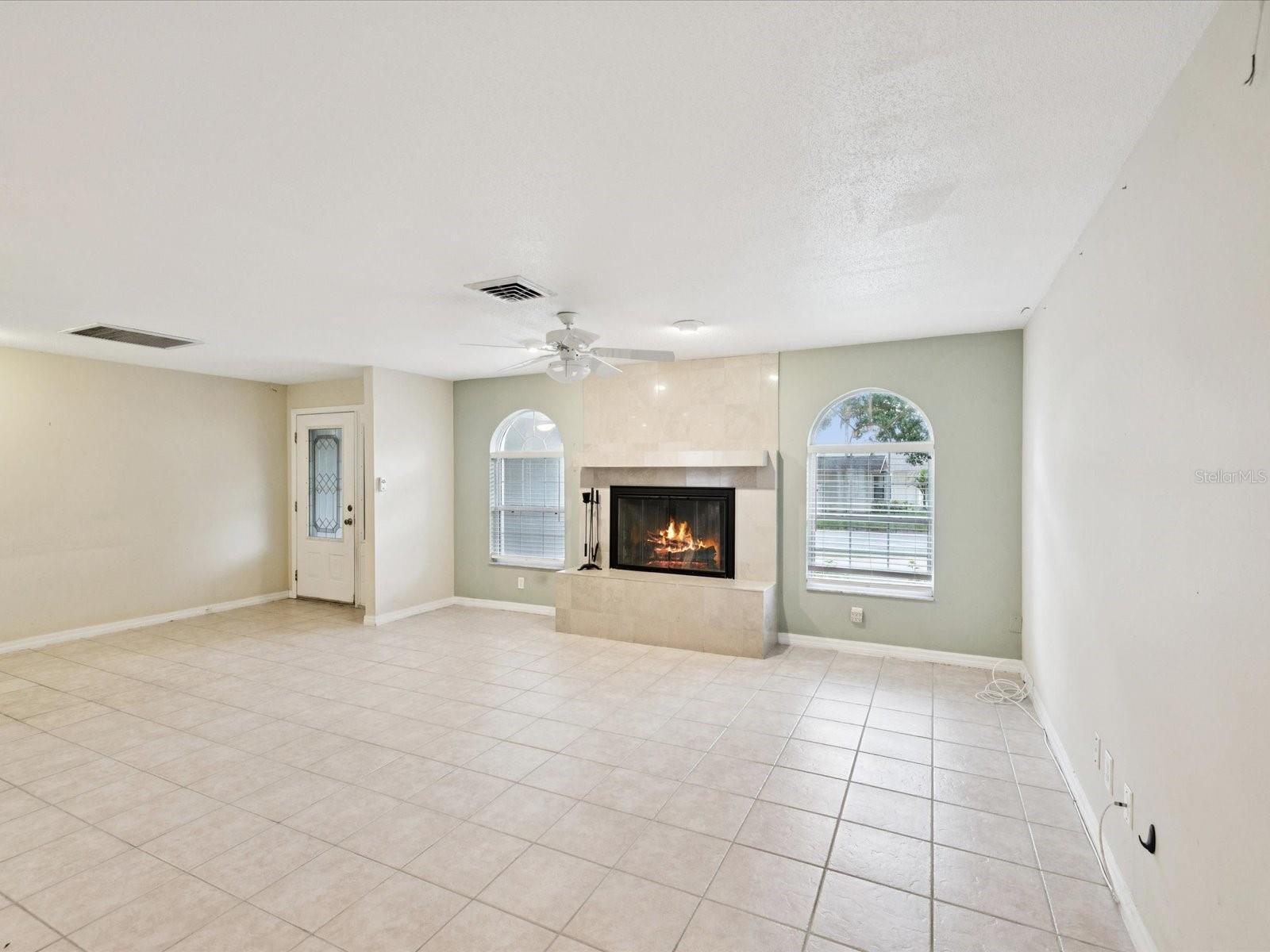 Image 8 of 79 For 2554 Rolling Oaks Drive