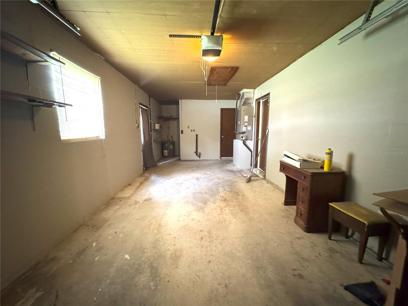 Listing photo id 15 for 6001 Penrose Street