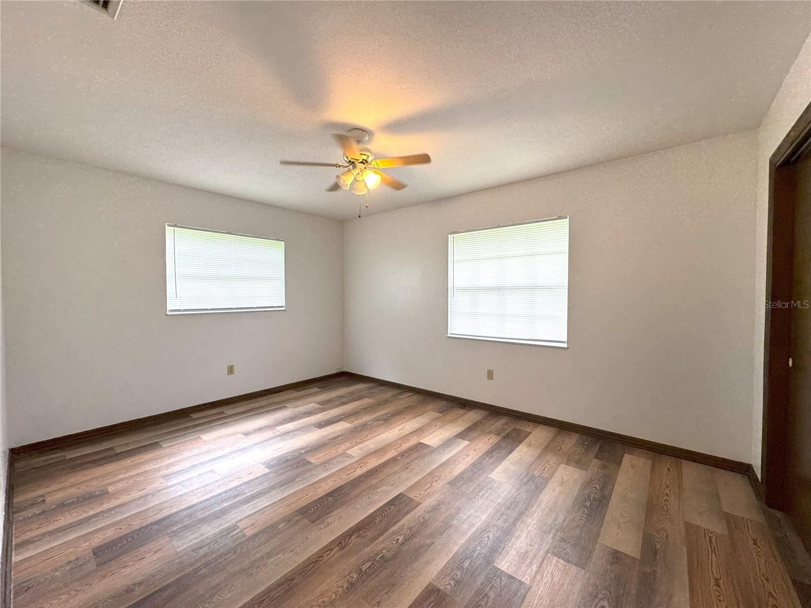 Listing photo id 7 for 6001 Penrose Street