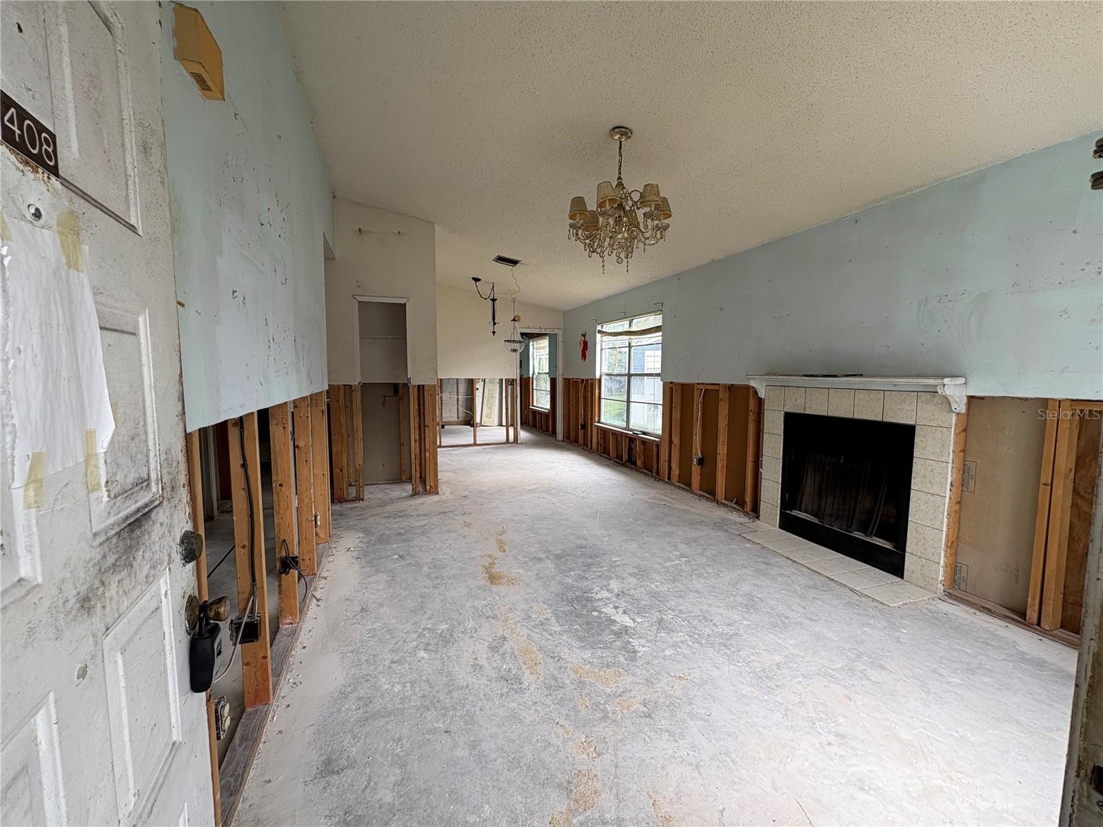 Image 3 of 15 For 408 Northlake Drive