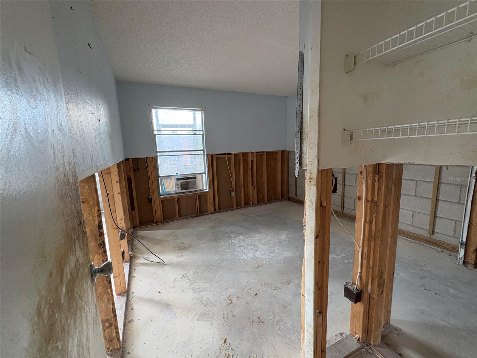 Image 6 of 15 For 408 Northlake Drive