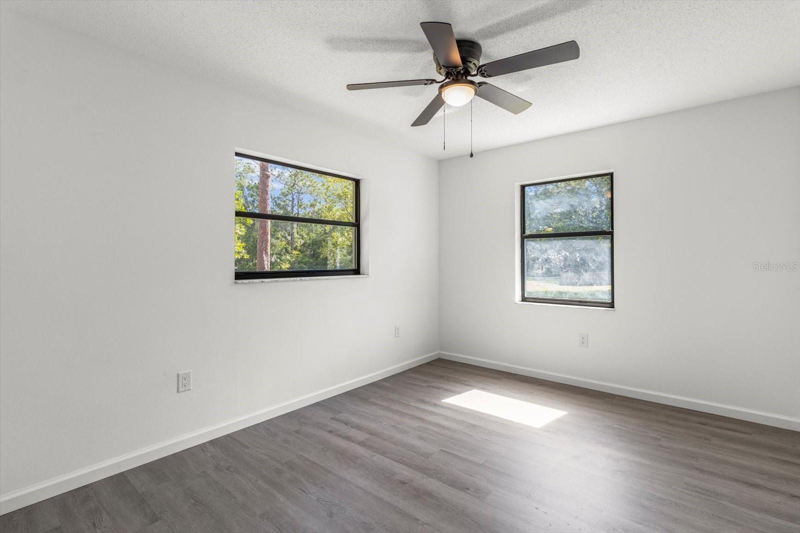 Listing photo id 12 for 5700 Calgary Terrace