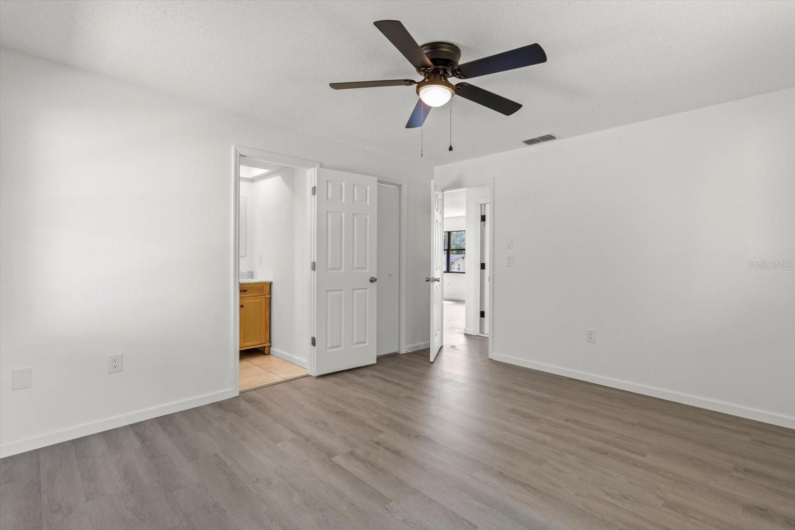 Listing photo id 20 for 5700 Calgary Terrace