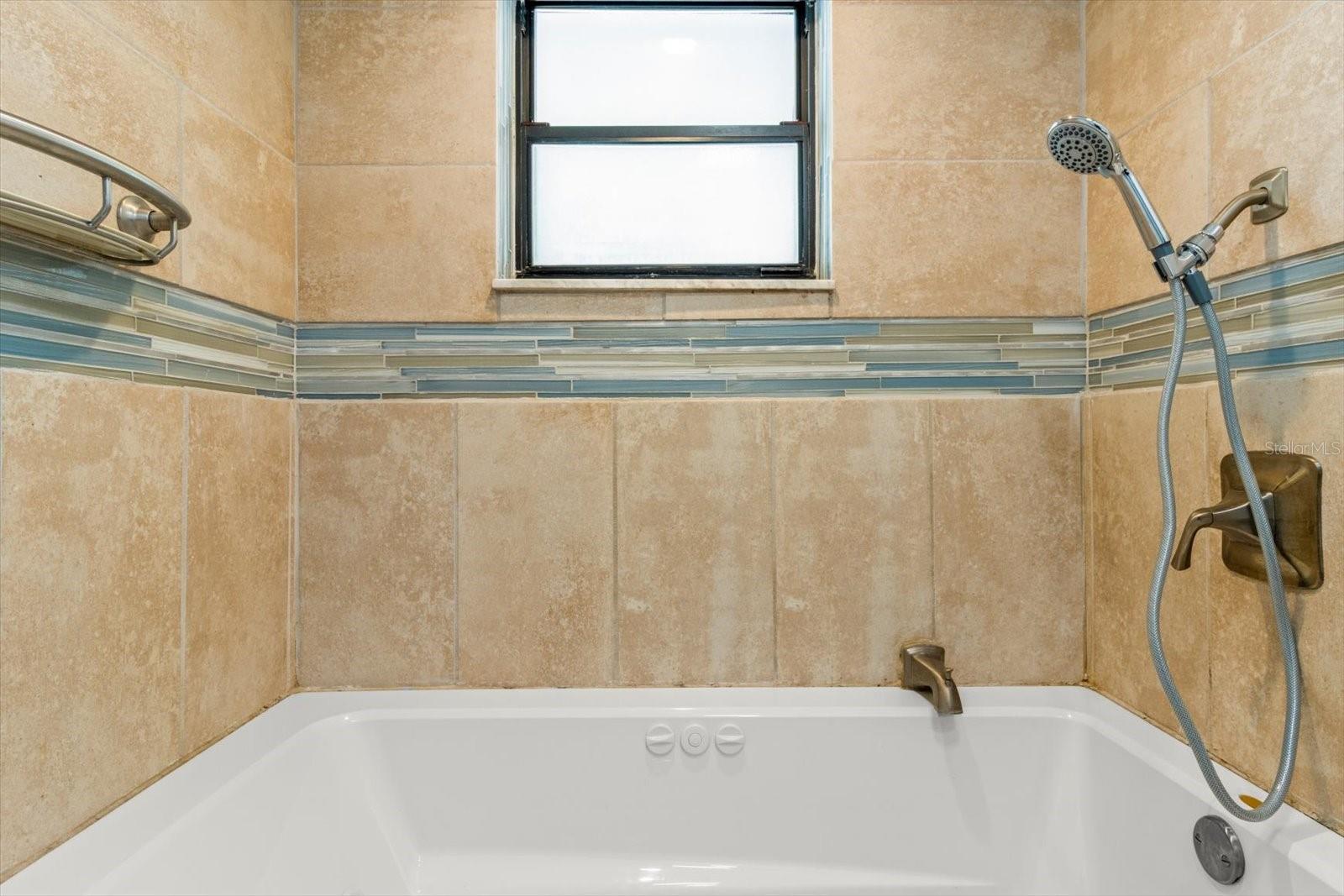 Listing photo id 22 for 5700 Calgary Terrace