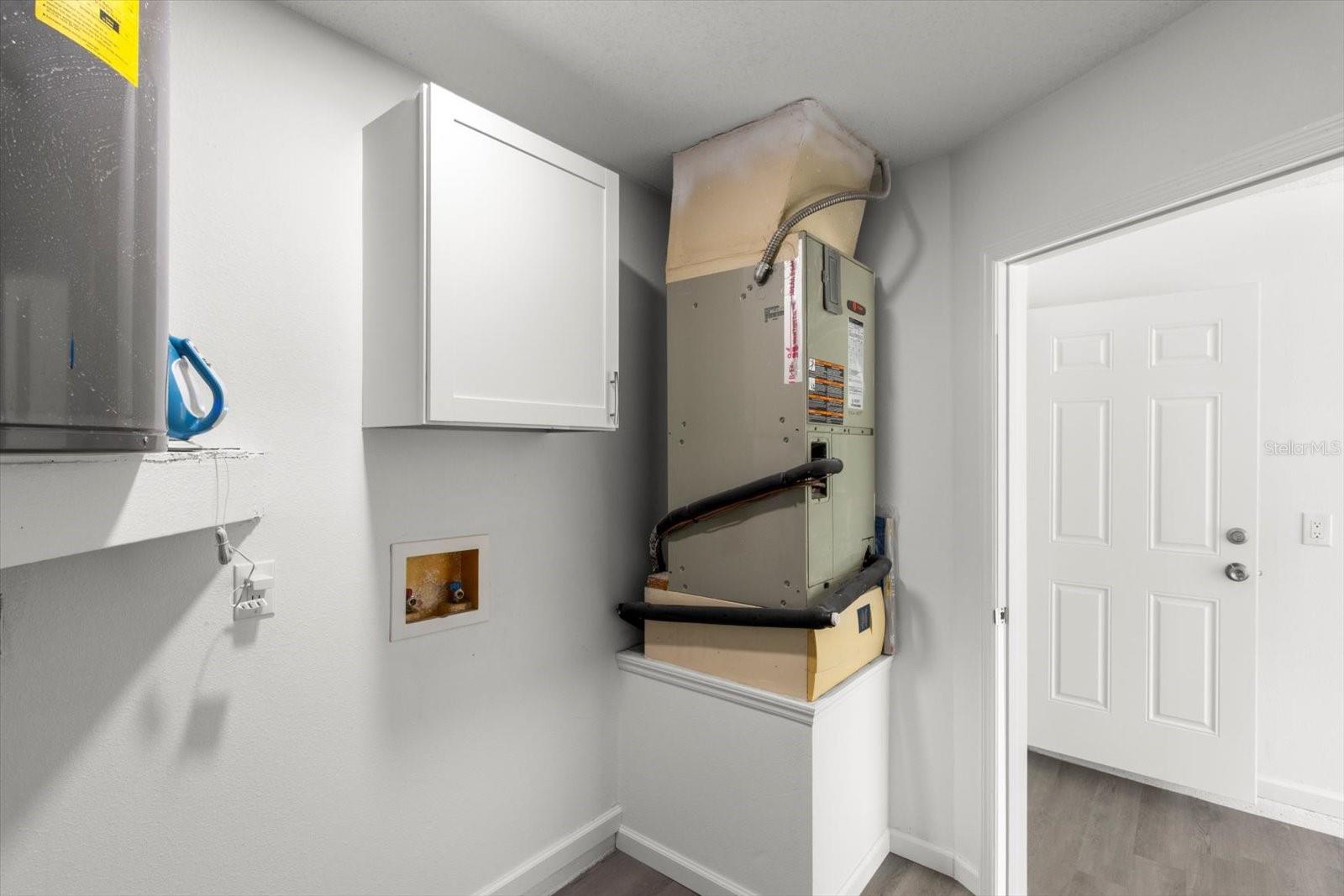 Listing photo id 27 for 5700 Calgary Terrace