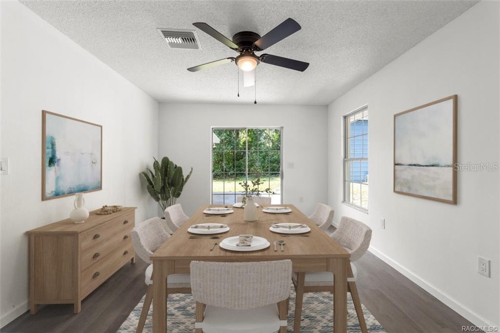 Listing photo id 5 for 5700 Calgary Terrace