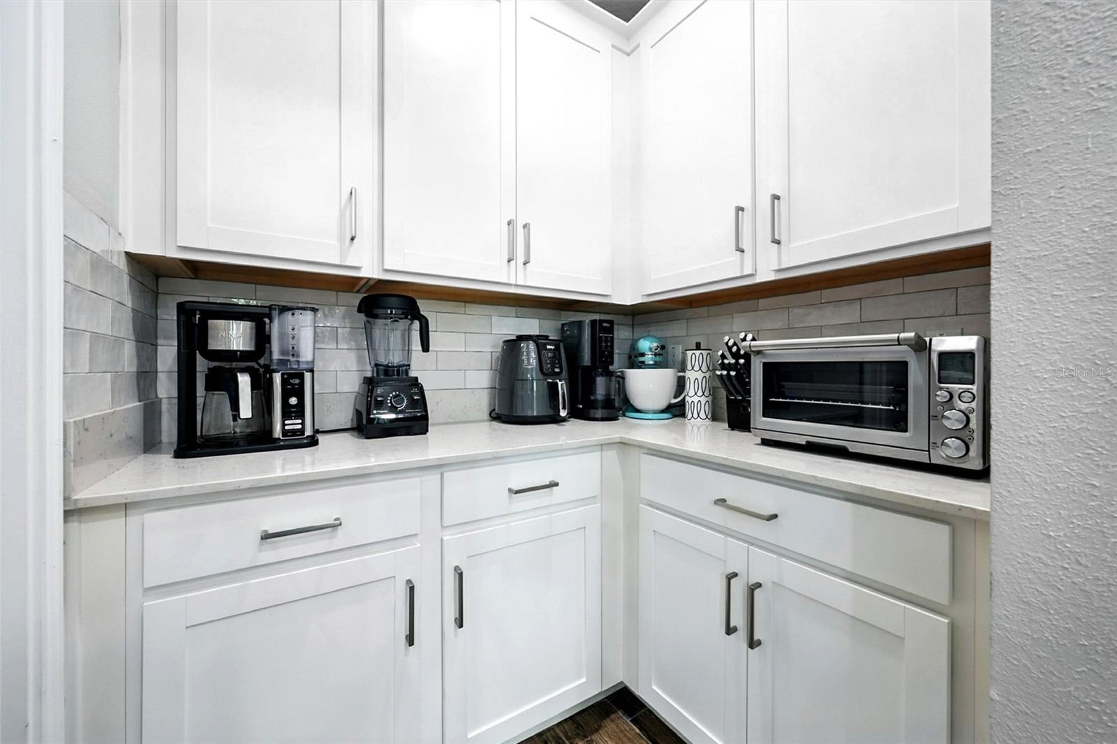 Image 17 of 61 For 469 38th Street