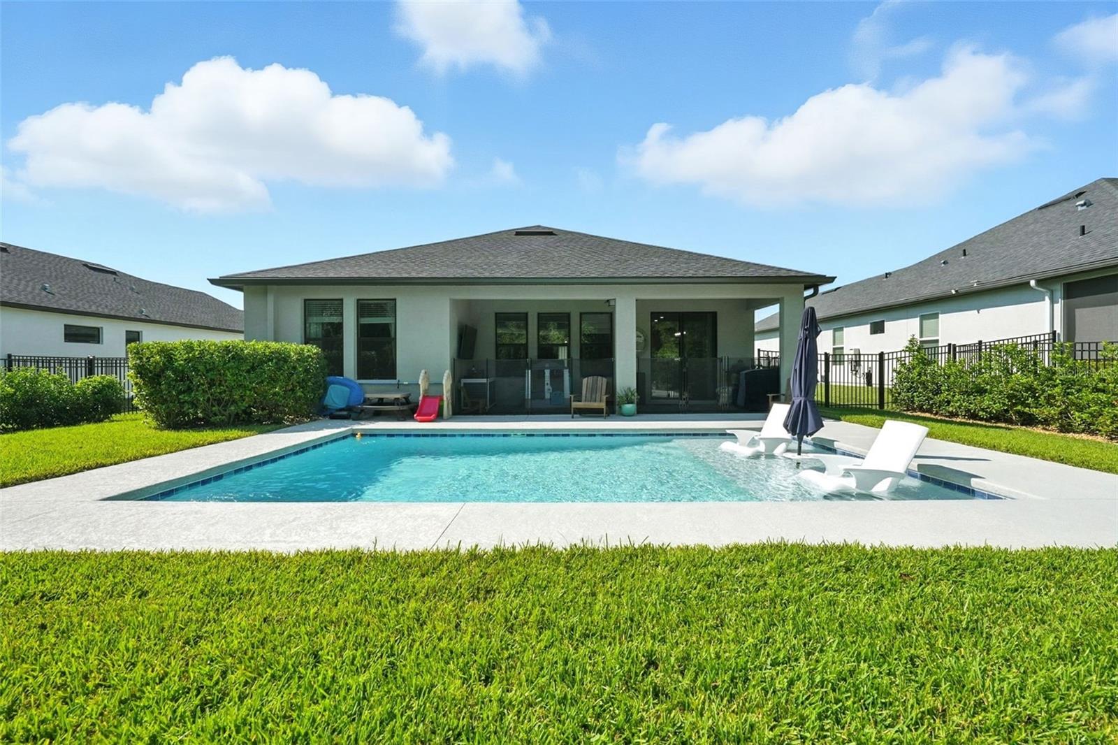 Image 6 of 61 For 469 38th Street