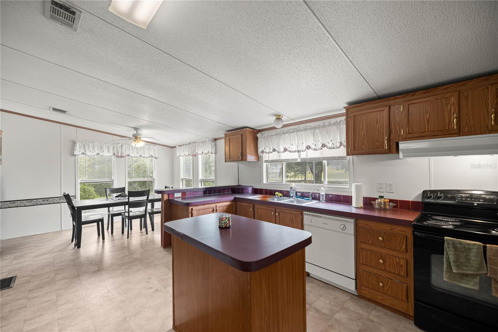 Image 11 of 27 For 4440 40th Avenue