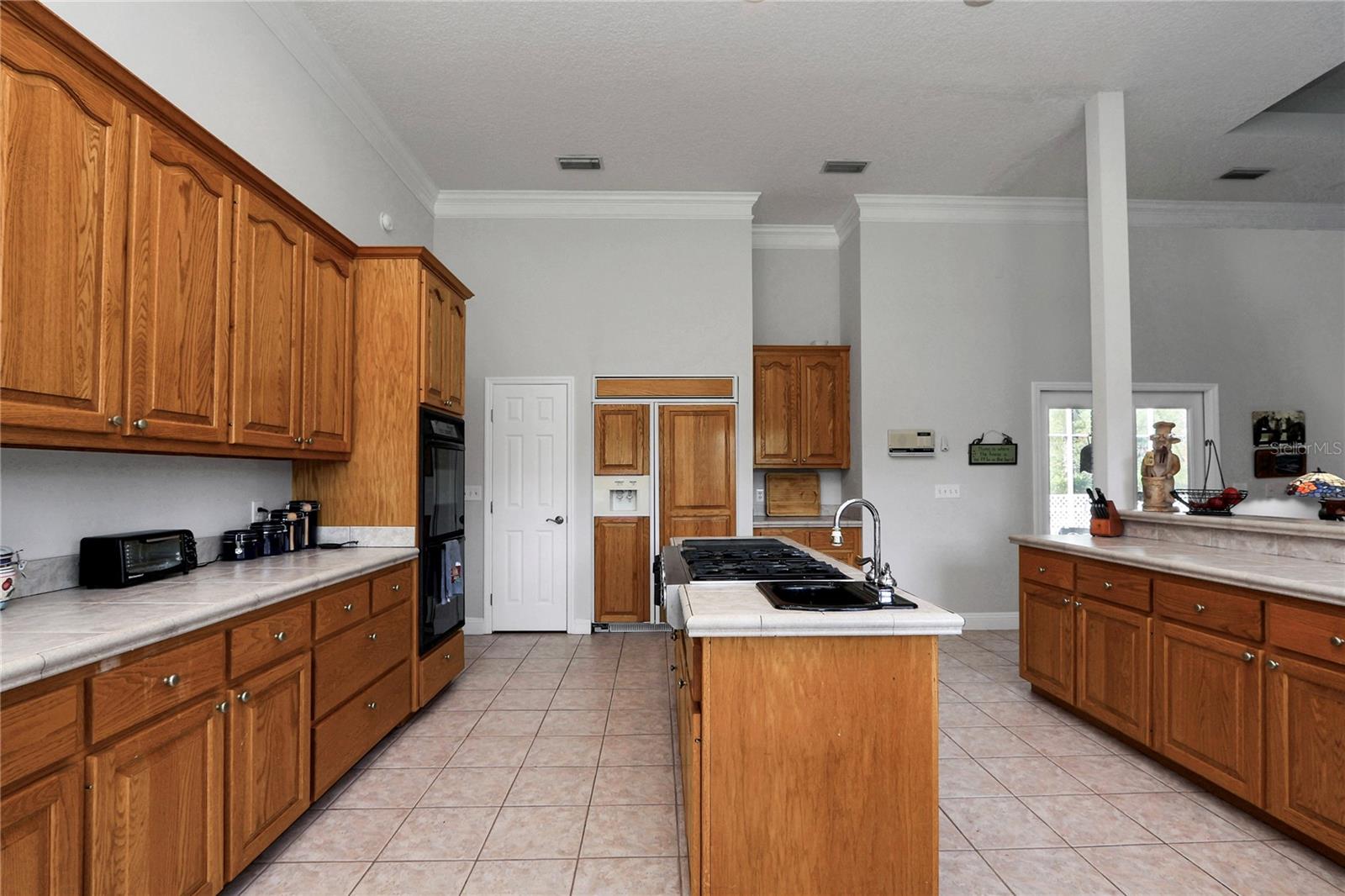 Listing photo id 15 for 1309 Bessent Road