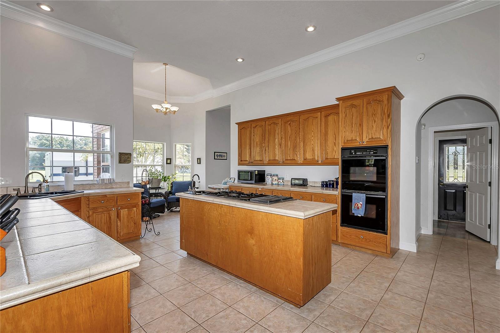 Listing photo id 16 for 1309 Bessent Road