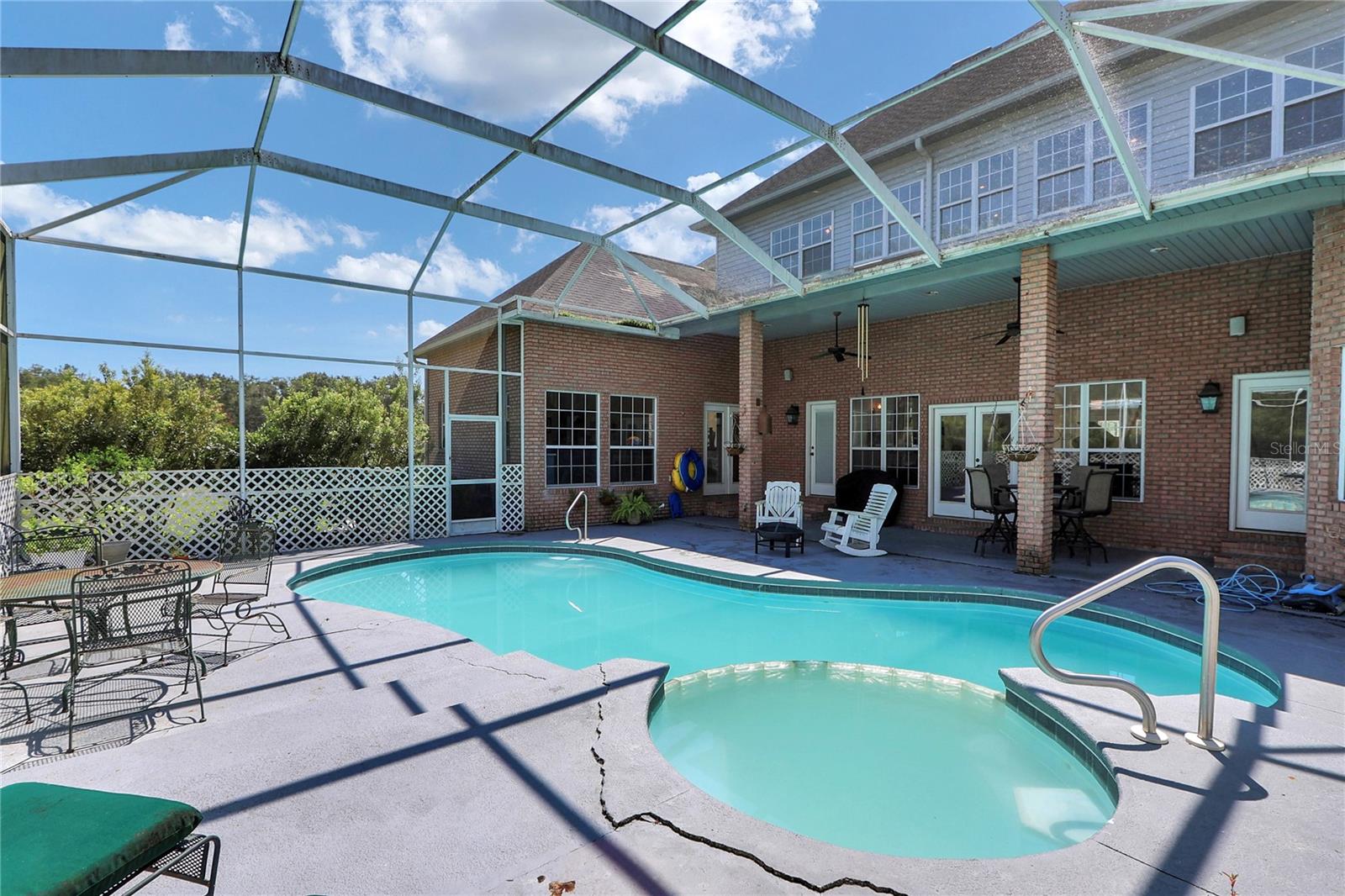 Listing photo id 39 for 1309 Bessent Road