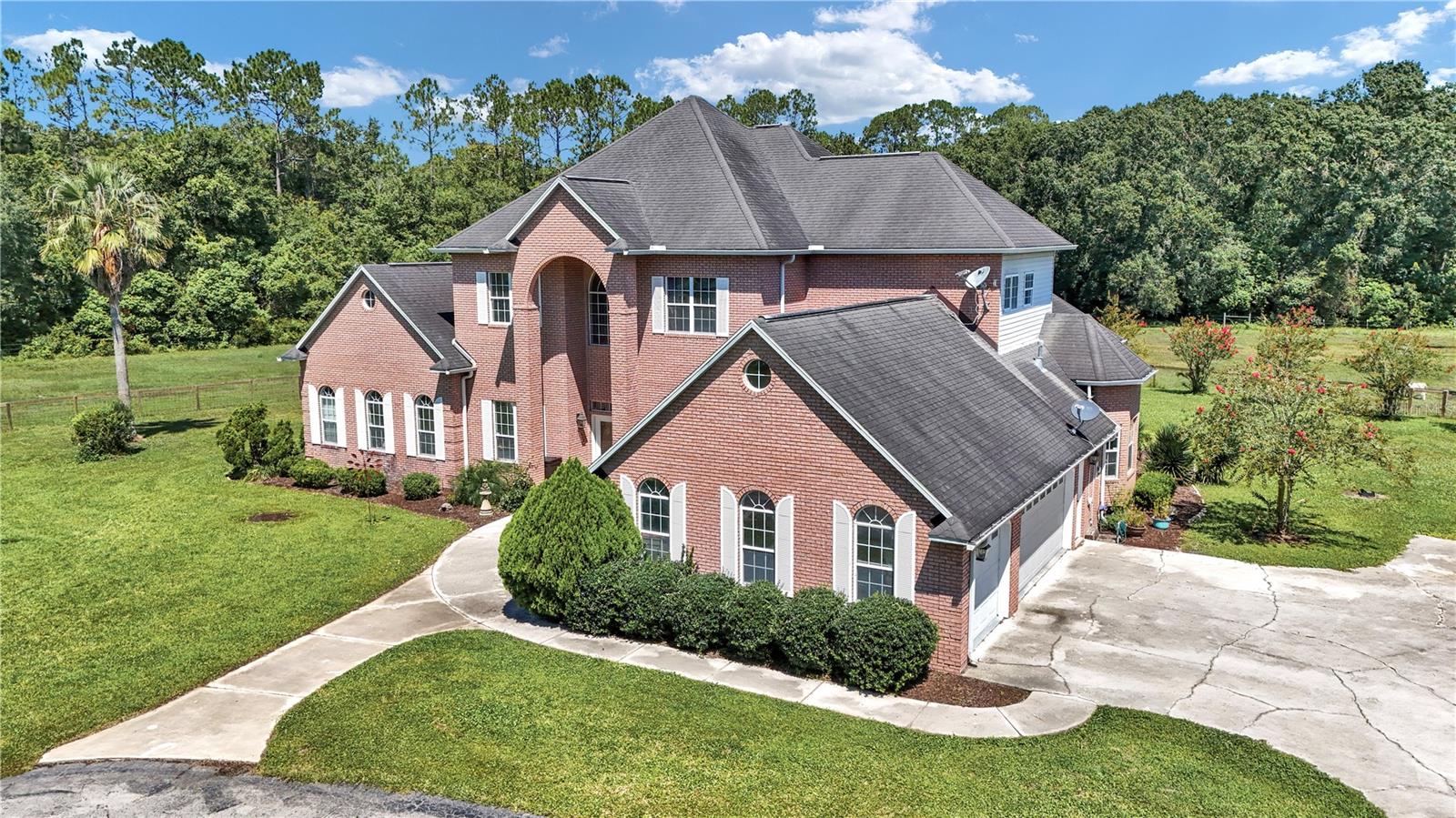 Listing photo id 3 for 1309 Bessent Road