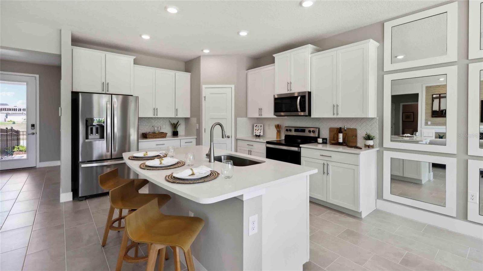 Listing photo id 4 for 11374 Curio Drive