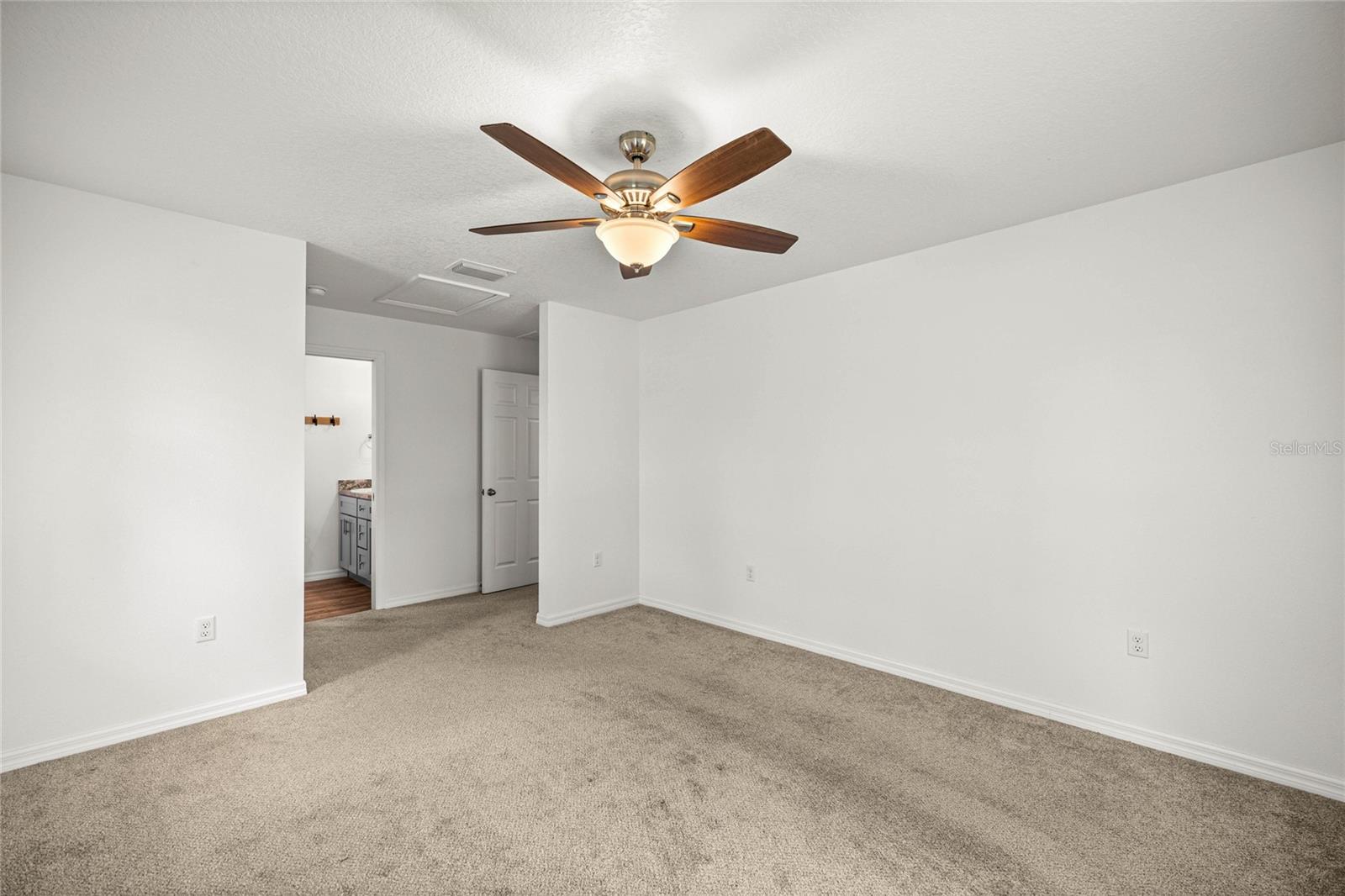 Image 17 of 35 For 4490 Maryland Street