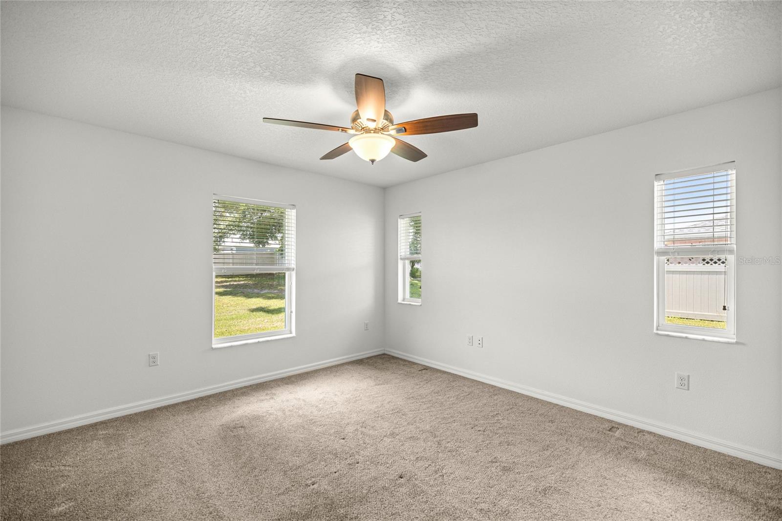 Image 18 of 35 For 4490 Maryland Street