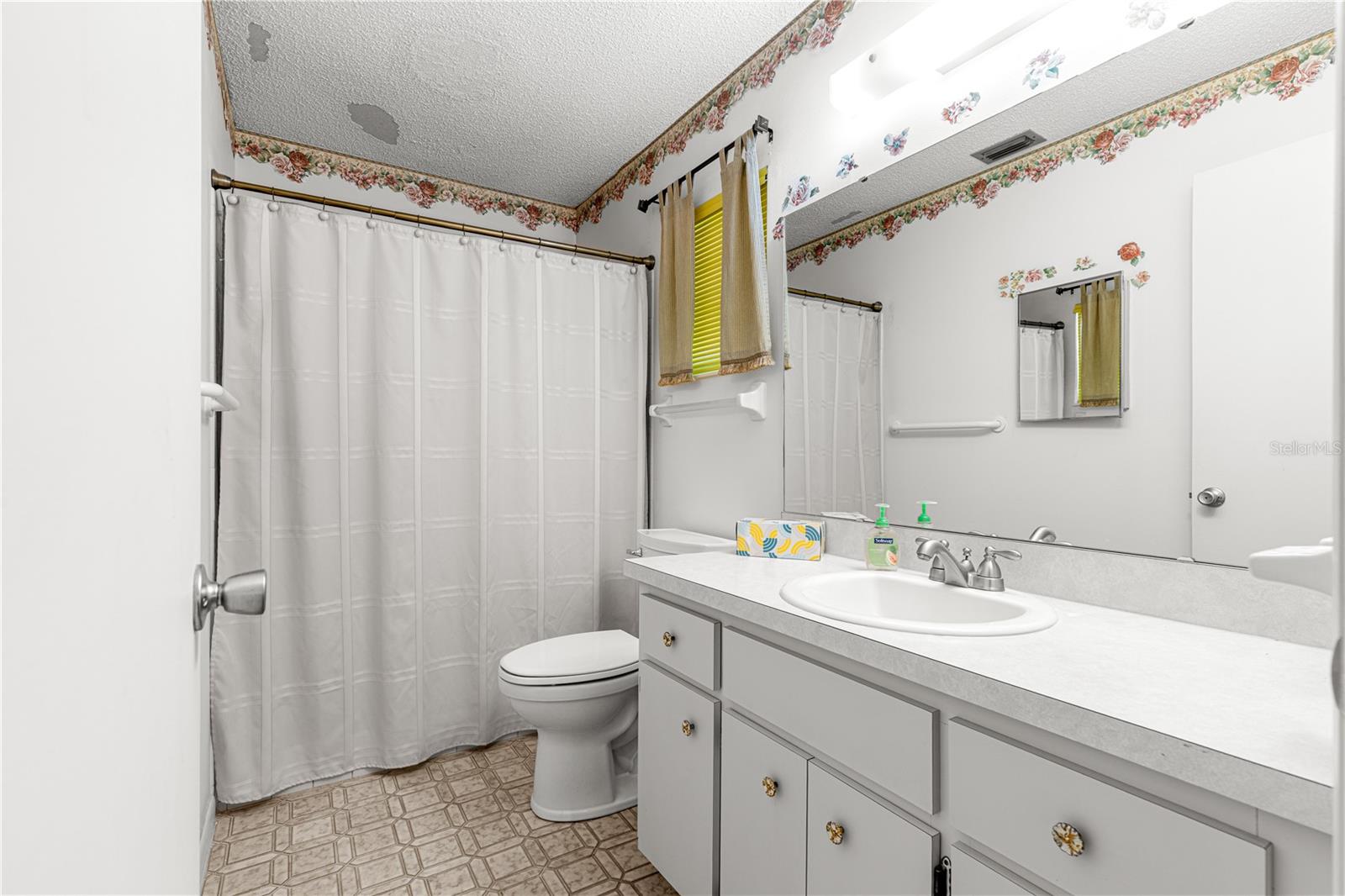 Image 18 of 22 For 8705 95th Street C