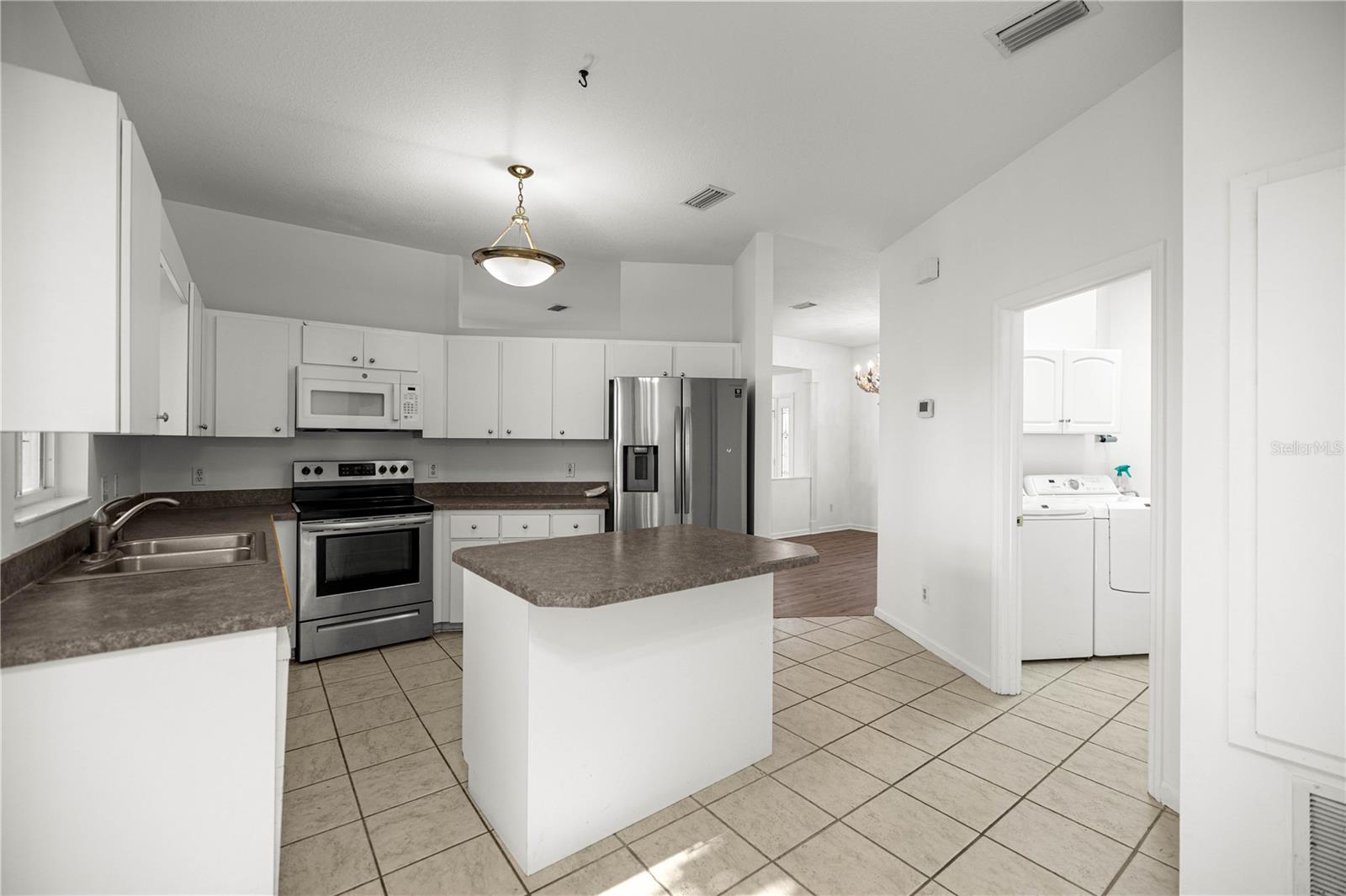 Image 16 of 42 For 5656 25th Loop