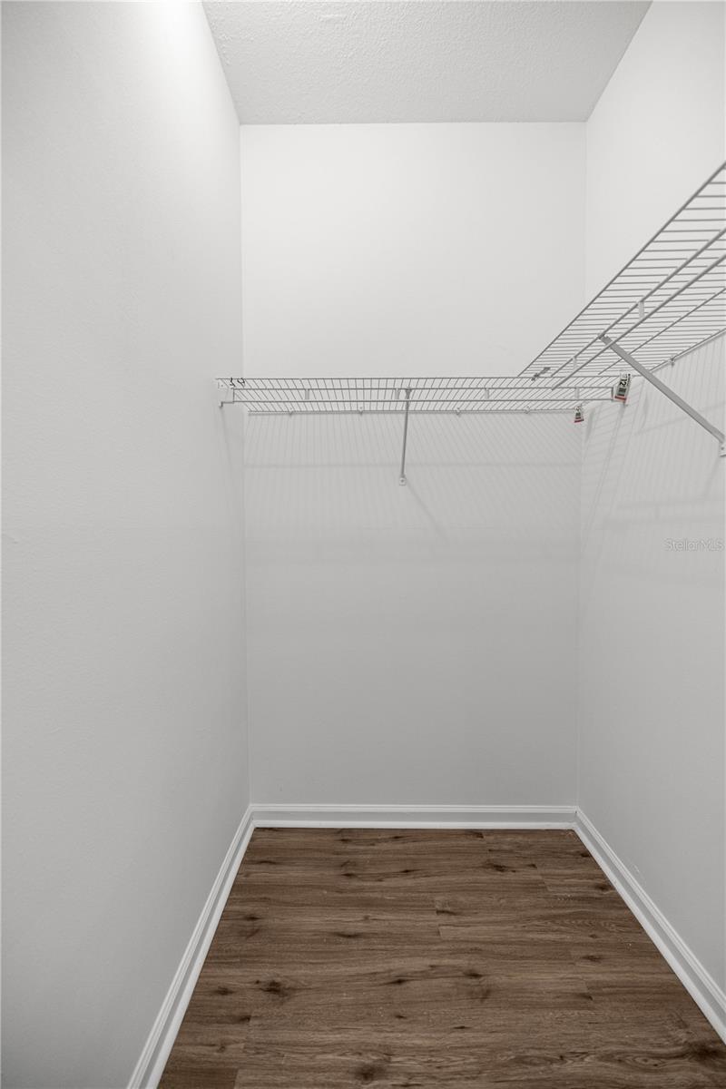 Image 20 of 42 For 5656 25th Loop