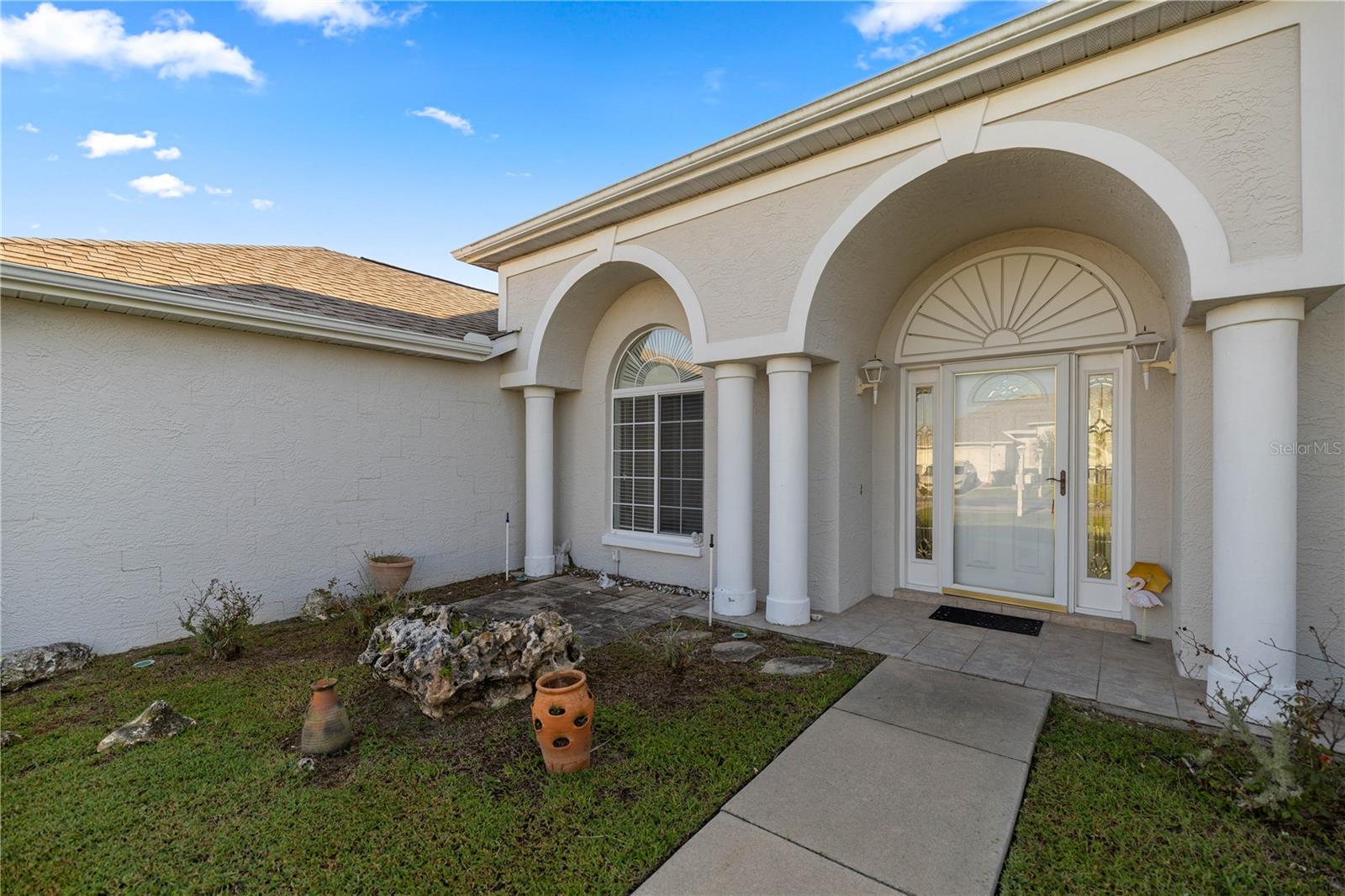 Image 3 of 42 For 5656 25th Loop