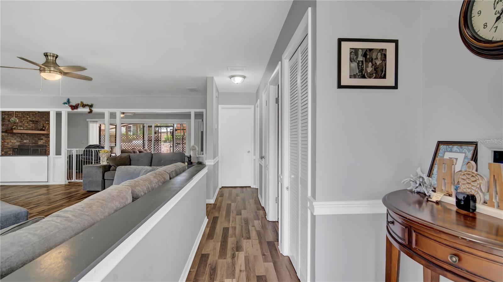 Image 7 of 39 For 401 Pine Avenue