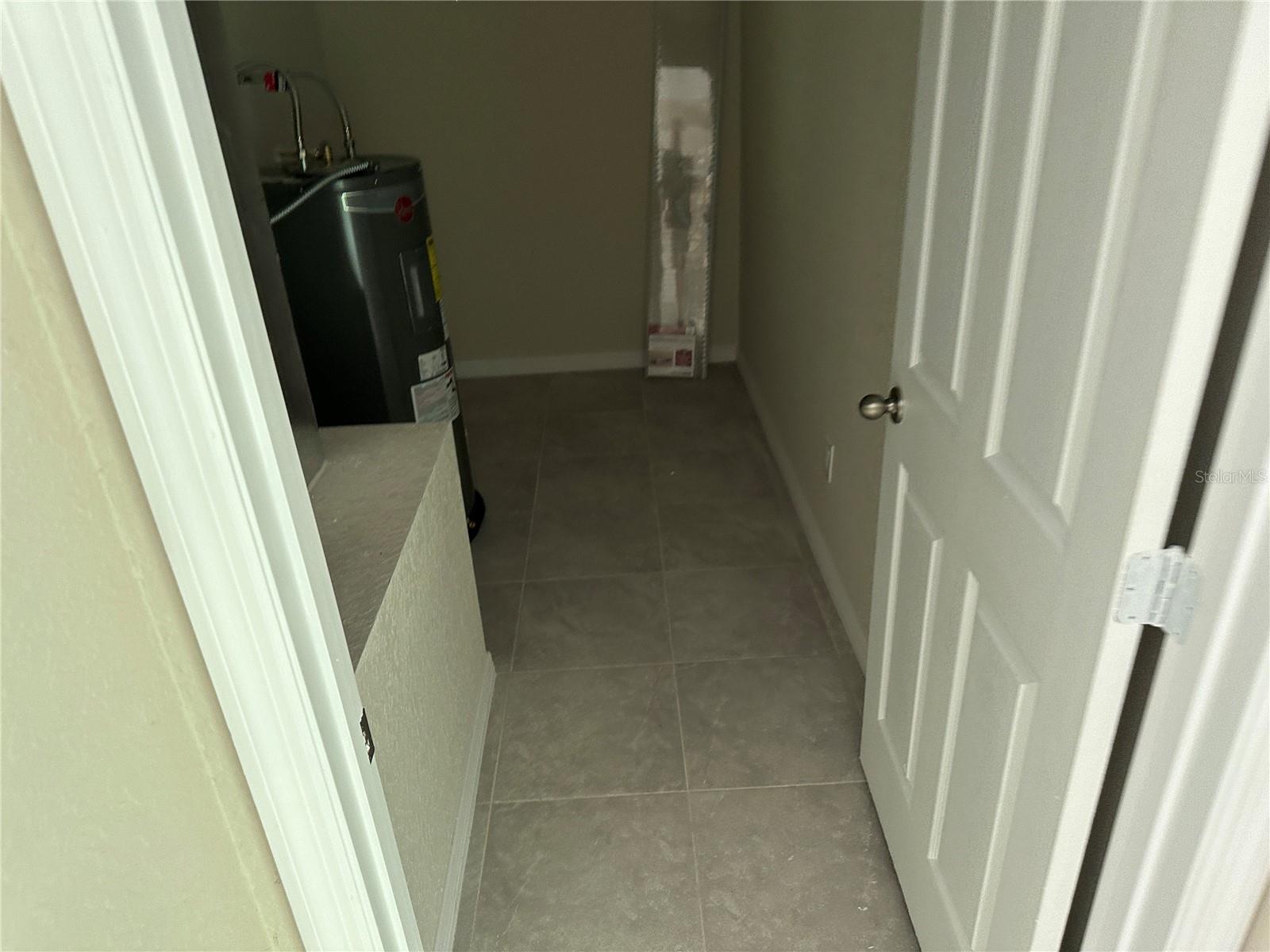 Image 19 of 39 For 5562 206th Avenue