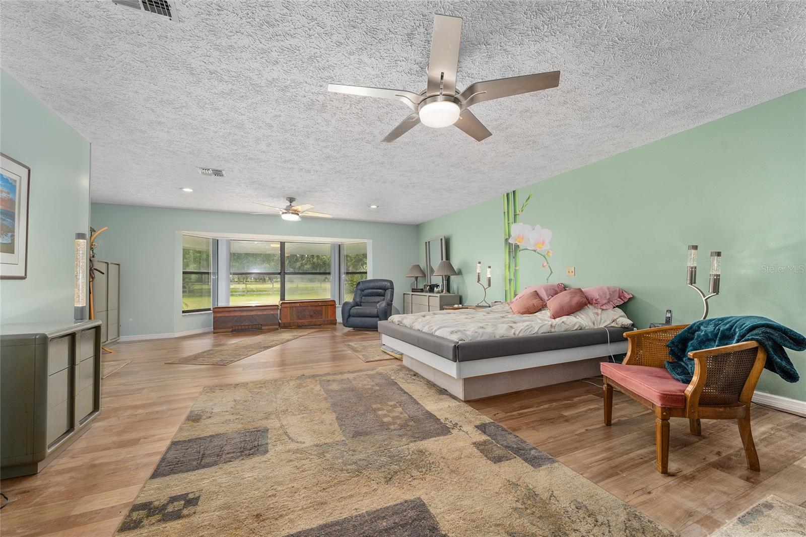 Image 12 of 33 For 553 205th Avenue