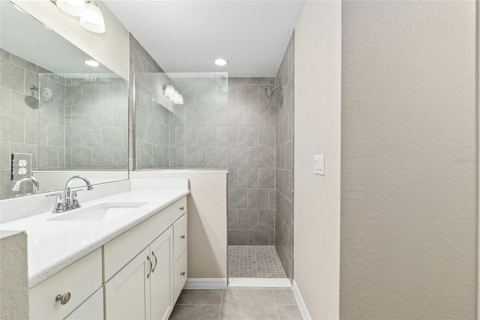 Image 13 of 31 For 17560 112th Place