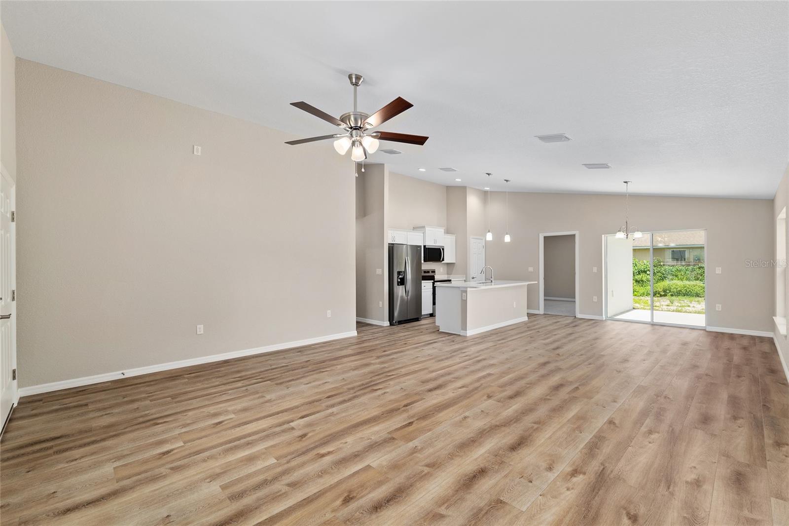 Image 4 of 31 For 17560 112th Place