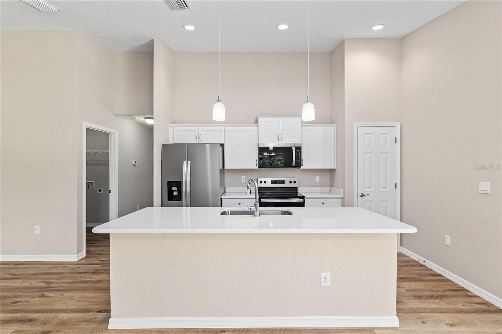 Image 6 of 31 For 17560 112th Place