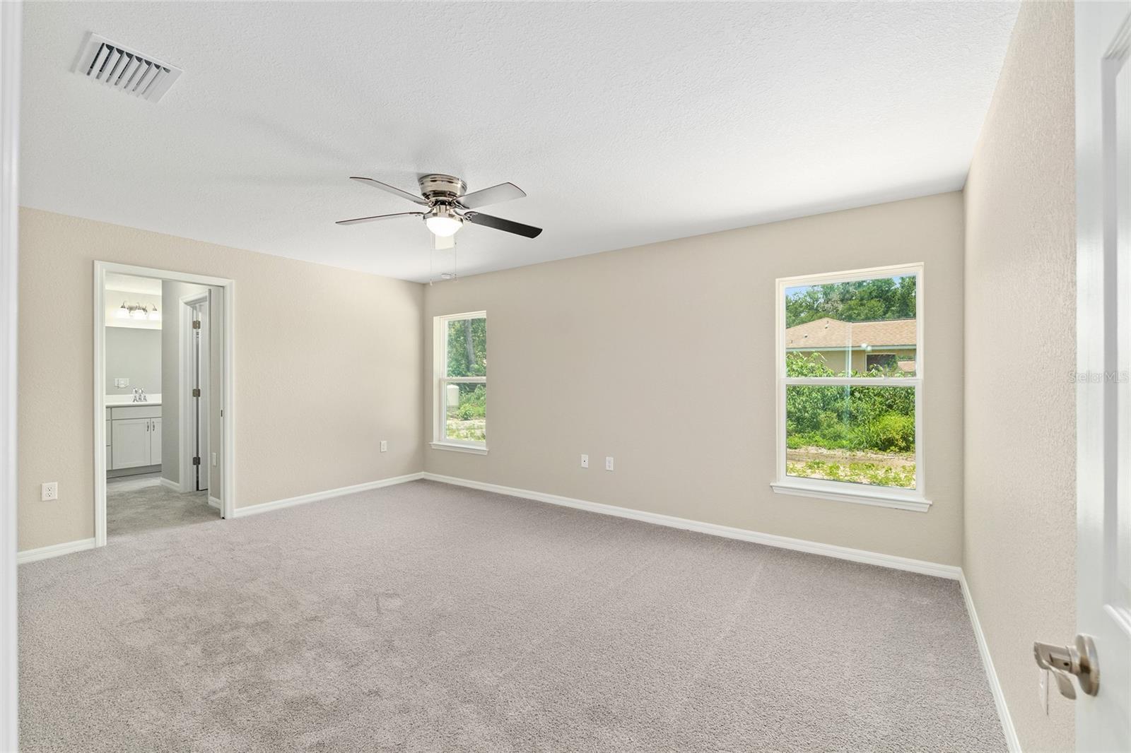 Image 9 of 31 For 17560 112th Place