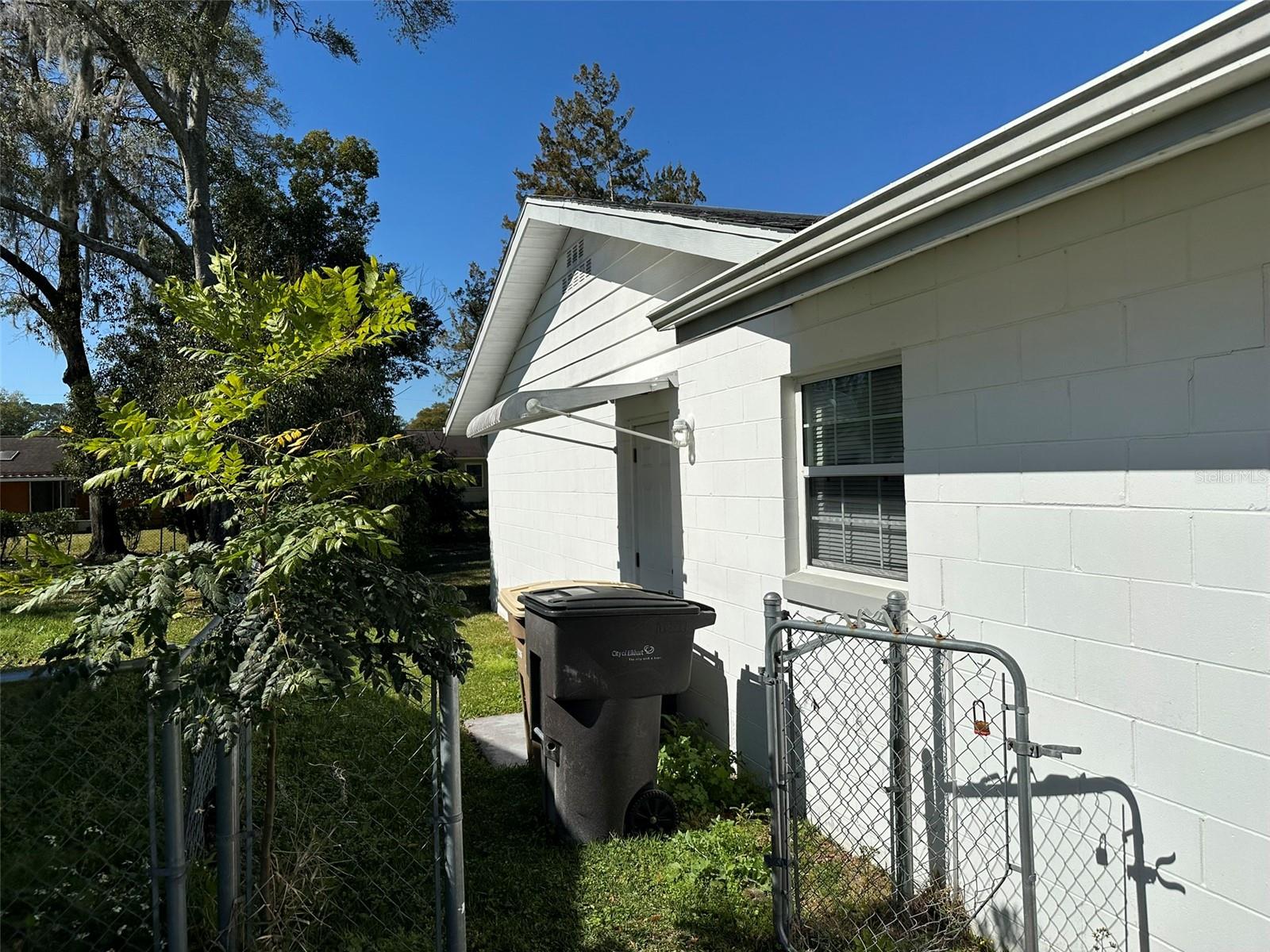 Image 5 of 51 For 1540 17th Court