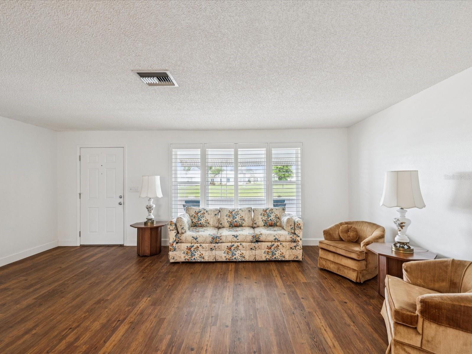Listing photo id 9 for 9125 35th Way N
