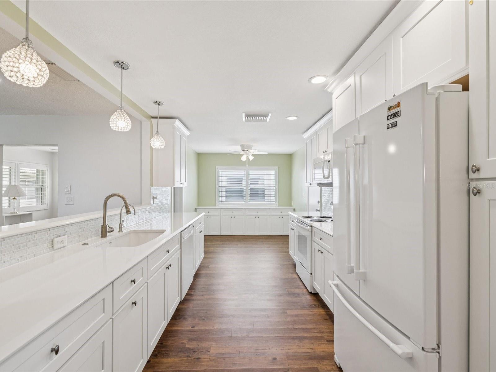 Listing photo id 15 for 9125 35th Way N