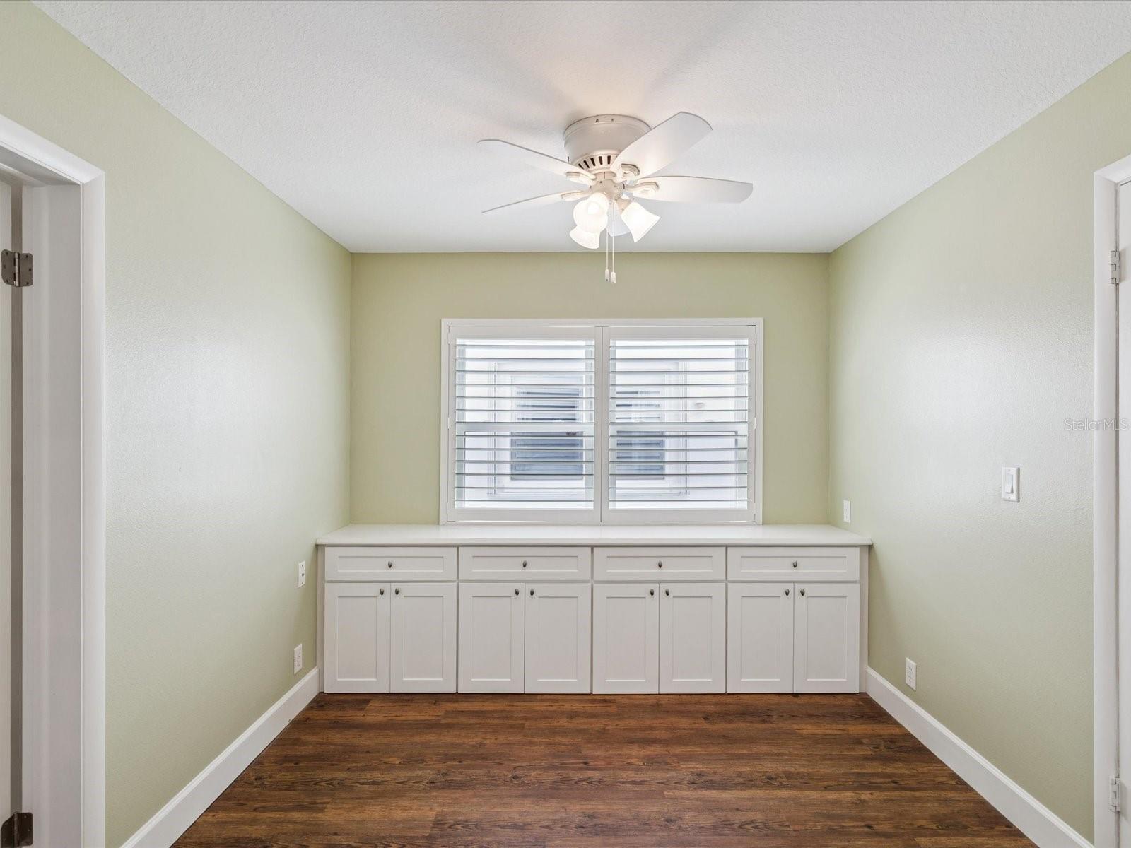 Listing photo id 19 for 9125 35th Way N