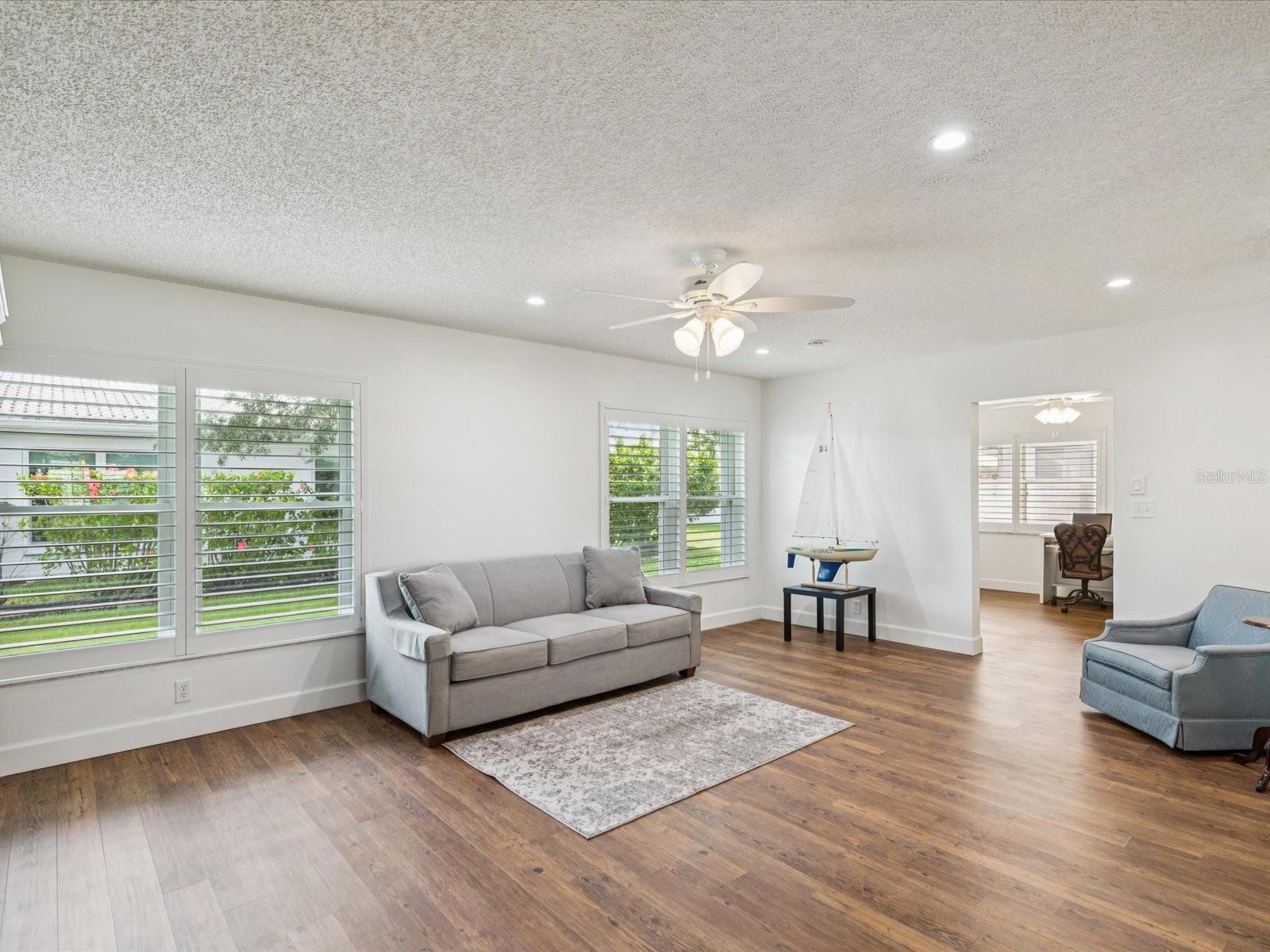 Listing photo id 32 for 9125 35th Way N