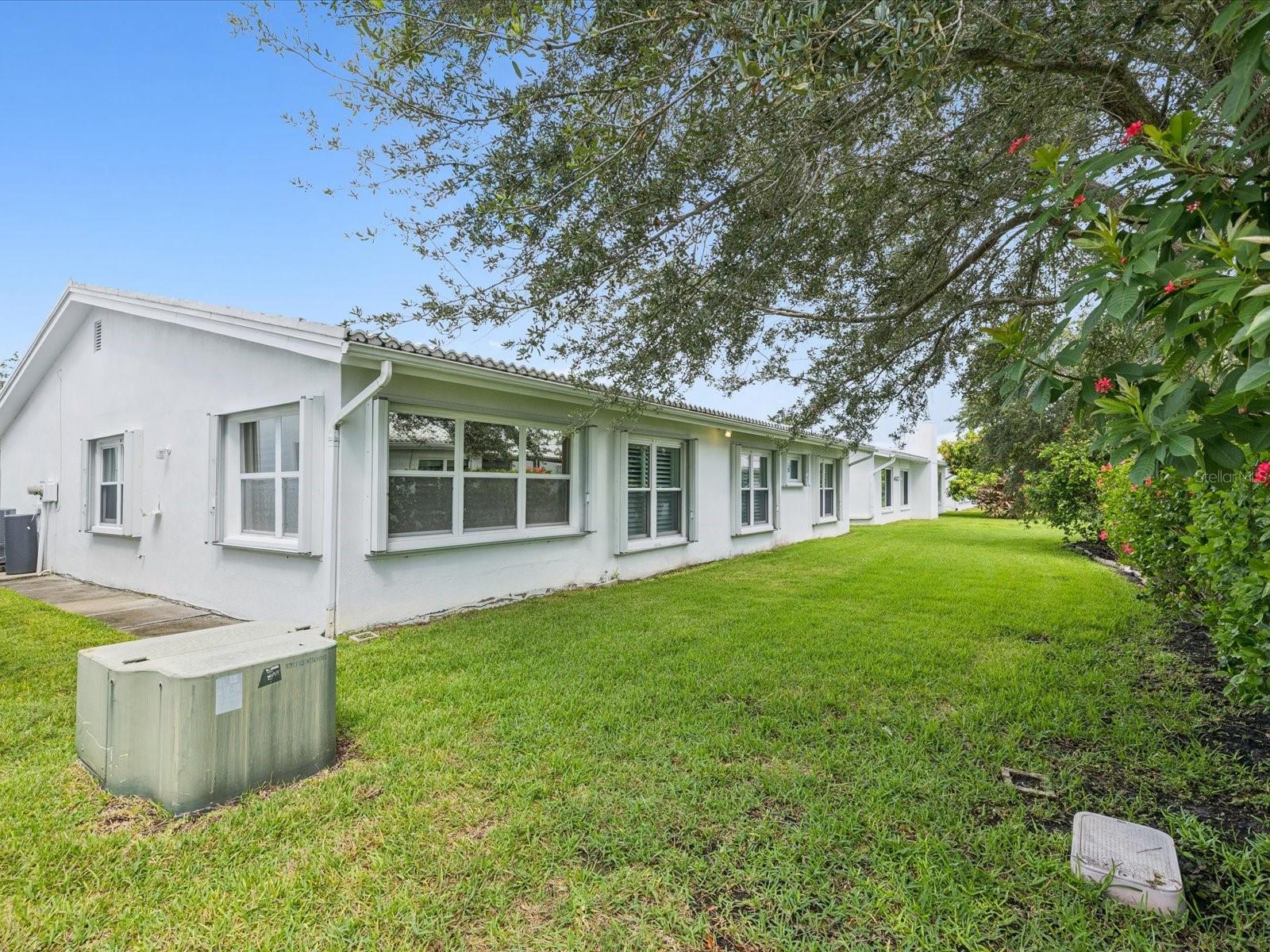 Listing photo id 36 for 9125 35th Way N