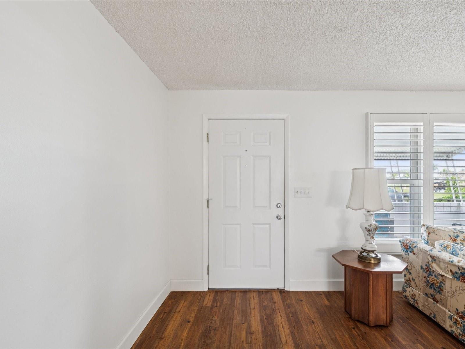 Listing photo id 6 for 9125 35th Way N